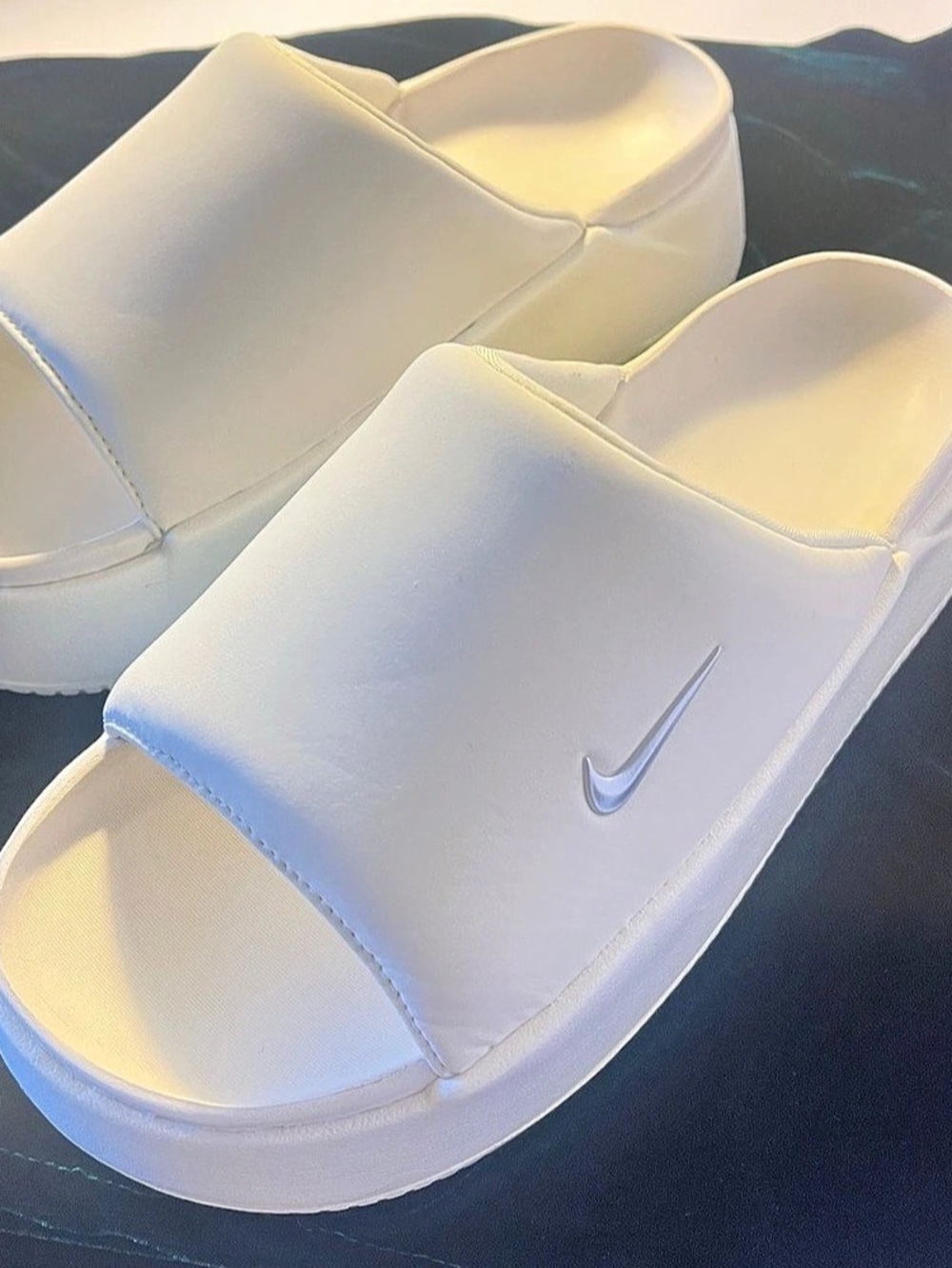 Nike Calm Slide Women’s Size US 8 White Sail Slides Sandals Comfortable